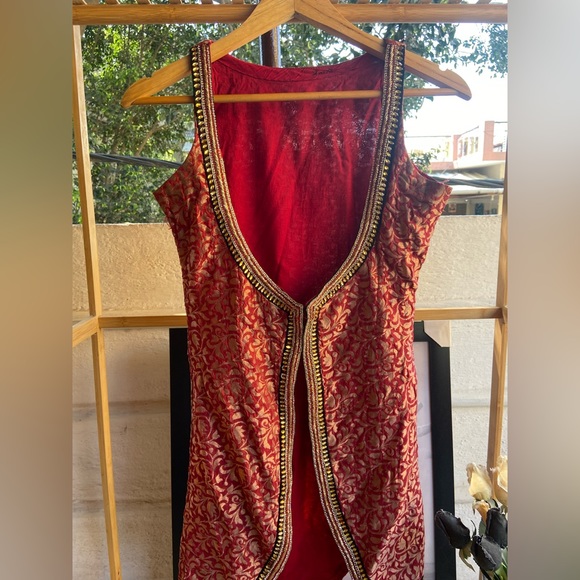 🛍️ Embroidered Silk Jacket. Size- M - Picture 4 of 9